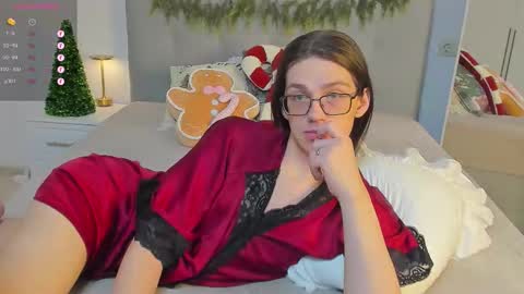 Snapshot of alfred_jones chatting on December 14, 10:42 am Alfreda online show from December 14, 10:42 am