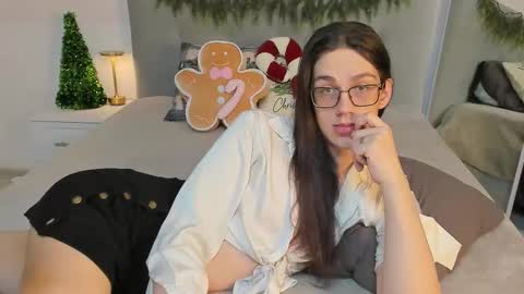 Snapshot of alfred_jones chatting on December 20, 11:28 am Alfreda online show from December 20, 11:28 am