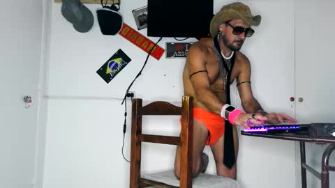 Snapshot of alfredopantuso chatting on March 31, 11:49 pm alfredopantuso online show from March 31, 11:49 pm