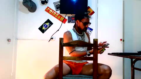 Snapshot of alfredopantuso chatting on April 5, 1:14 am alfredopantuso online show from April 5, 1:14 am