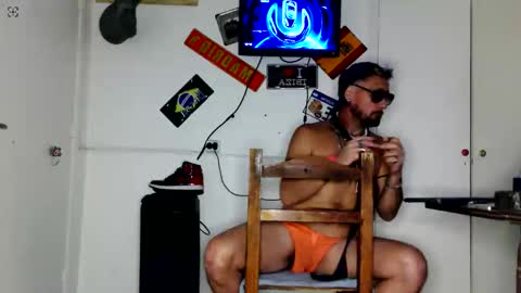 Snapshot of alfredopantuso chatting on April 13, 7:14 am alfredopantuso online show from April 13, 7:14 am