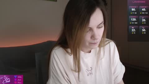 Snapshot of ali_cooper chatting on December 5, 9:28 am Alison online show from December 5, 9:28 am