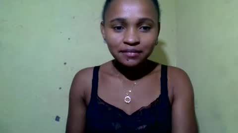 Snapshot of alia411613 chatting on May 22, 2:44 pm alia411613 online show from May 22, 2:44 pm