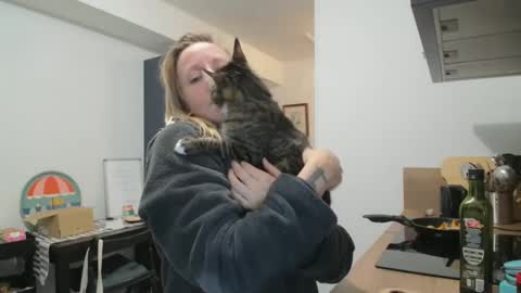 Alice online show from December 8, 7:11 pm