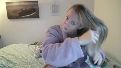 Alice online show from December 9, 8:33 am