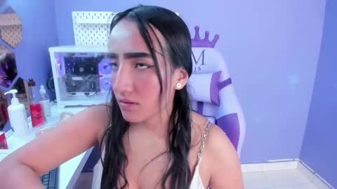 alice_26__ online show from February 4, 1:39 pm