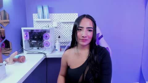 alice_26__ online show from April 7, 7:03 pm