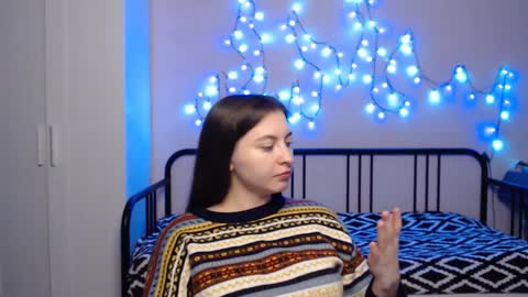 Snapshot of alice_________________________ chatting on December 7, 7:54 pm Alice online show from December 7, 7:54 pm