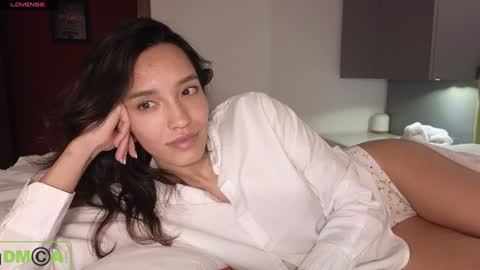 Snapshot of alice_bane chatting on January 4, 9:52 pm A R Y A T I A online show from January 4, 9:52 pm