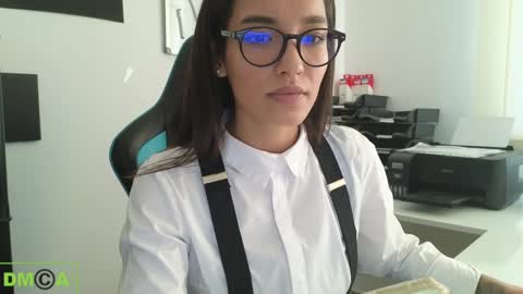 Snapshot of alice_bane chatting on January 6, 2:14 pm A R Y A T I A online show from January 6, 2:14 pm