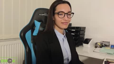 Snapshot of alice_bane chatting on February 23, 8:00 pm A R Y A T I A online show from February 23, 8:00 pm