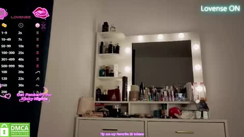 A R Y A  T I A online show from February 16, 8:16 pm