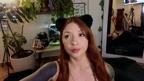 Snapshot of alice_baudelaire chatting on October 7, 1:58 am Alicia online show from October 7, 1:58 am