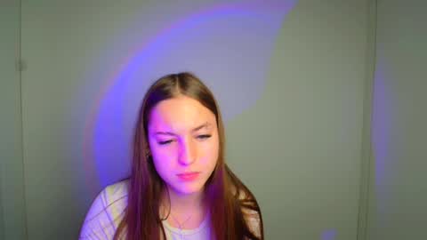 Snapshot of alice_dreamofu chatting on June 25, 5:23 am Alice online show from June 25, 5:23 am