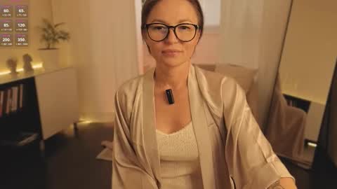 alice_eva online show from September 15, 12:05 pm