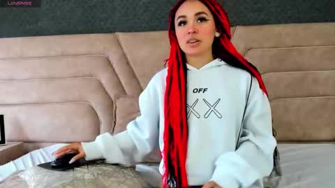 Snapshot of alice_foxred chatting on January 13, 2:55 pm alice foxred online show from January 13, 2:55 pm