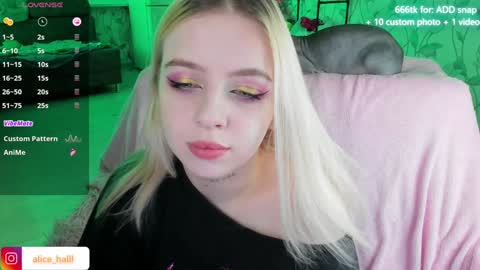 alice_halle online show from December 13, 8:26 pm