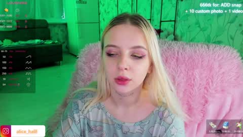 alice_halle online show from December 14, 7:51 am