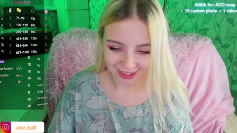alice_halle online show from December 15, 10:39 am