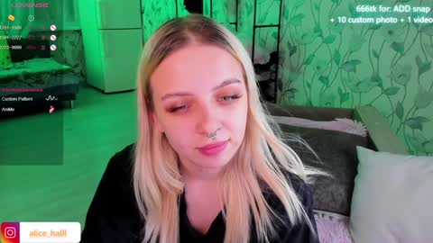 alice_halle online show from January 3, 8:54 pm