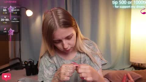 alice_halle online show from September 11, 8:14 am