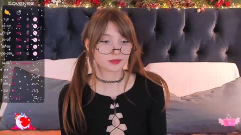 Snapshot of alice_langley chatting on February 4, 2:43 pm Alice 3 online show from February 4, 2:43 pm