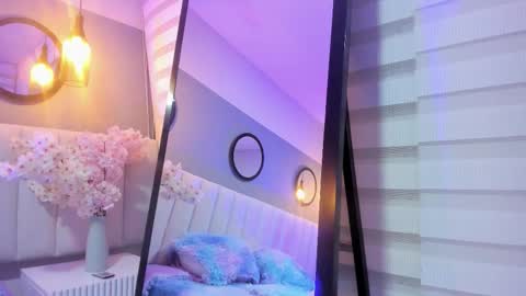 alice_lodge online show from September 18, 3:30 am