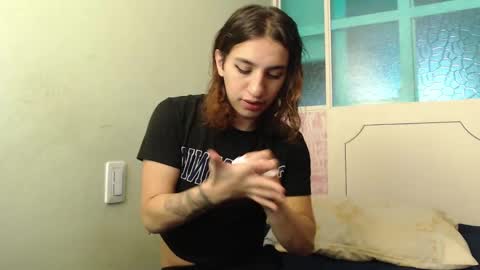 Snapshot of alice_magnus chatting on December 19, 5:18 pm alice online show from December 19, 5:18 pm