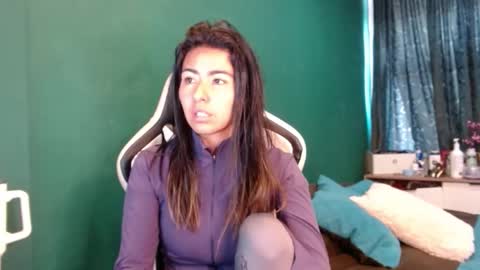 Snapshot of alice_middle01 chatting on February 27, 4:51 pm Alice online show from February 27, 4:51 pm