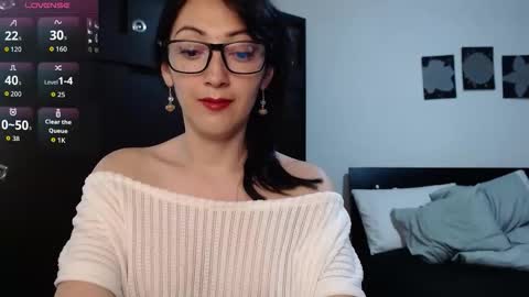 Snapshot of alice_mossa10 chatting on February 7, 9:51 pm alice mossa online show from February 7, 9:51 pm