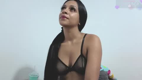 Snapshot of alice_parkerx chatting on May 22, 11:05 am alice_parkerx online show from May 22, 11:05 am