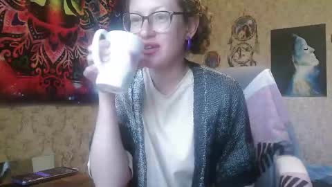 Snapshot of alice_peach chatting on September 17, 8:16 am bigclit daddy squirt bigdildo fit online show from September 17, 8:16 am