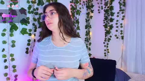 Snapshot of alice_samii chatting on October 10, 11:53 am Alice and Samii online show from October 10, 11:53 am