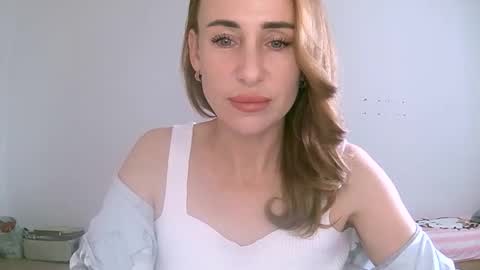 Alice Sewx online show from September 18, 9:44 am