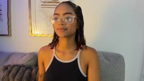 Snapshot of alice_simmons chatting on July 7, 12:20 pm alice_simmons online show from July 7, 12:20 pm