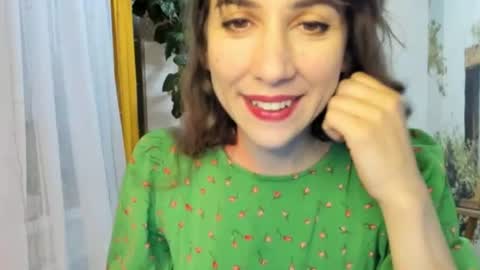 Snapshot of alice_sincere chatting on July 13, 9:06 pm Alice Love you all online show from July 13, 9:06 pm