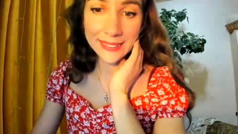 Snapshot of alice_sincere chatting on August 3, 9:07 pm Alice Love you all online show from August 3, 9:07 pm