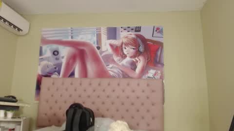 Snapshot of alice_sofia chatting on February 22, 10:40 am Sofia online show from February 22, 10:40 am