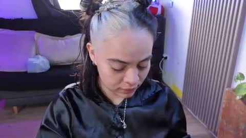 Alice online show from December 19, 1:51 pm