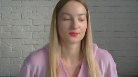 Snapshot of alice_sweet_01 chatting on October 5, 2:59 pm Alice online show from October 5, 2:59 pm