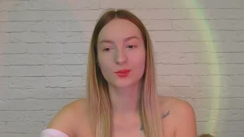 Snapshot of alice_sweet_01 chatting on October 8, 3:20 pm Alice online show from October 8, 3:20 pm