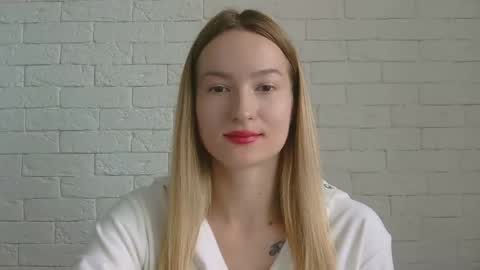 Snapshot of alice_sweet_01 chatting on October 15, 10:48 am Alice online show from October 15, 10:48 am