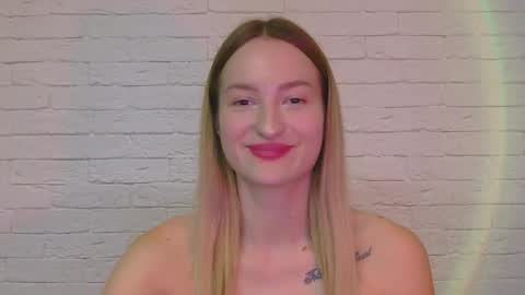 Snapshot of alice_sweet_01 chatting on October 18, 4:41 pm Alice online show from October 18, 4:41 pm