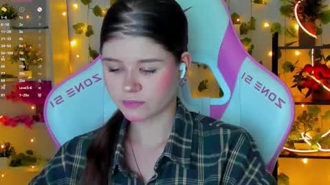 Alice online show from November 23, 3:34 pm