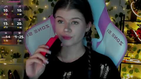 Alice online show from April 2, 6:05 pm