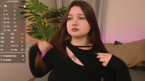 Snapshot of alice_walters chatting on December 6, 8:07 pm Alice online show from December 6, 8:07 pm