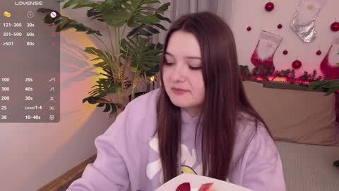 Snapshot of alice_walters chatting on December 26, 4:04 pm Alice online show from December 26, 4:04 pm