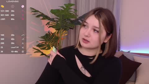 Snapshot of alice_walters chatting on January 31, 3:33 pm Alice online show from January 31, 3:33 pm