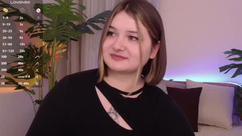 Snapshot of alice_walters chatting on January 31, 9:37 pm Alice online show from January 31, 9:37 pm
