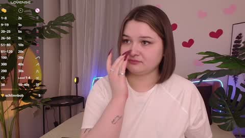 Snapshot of alice_walters chatting on February 4, 9:52 pm Alice online show from February 4, 9:52 pm